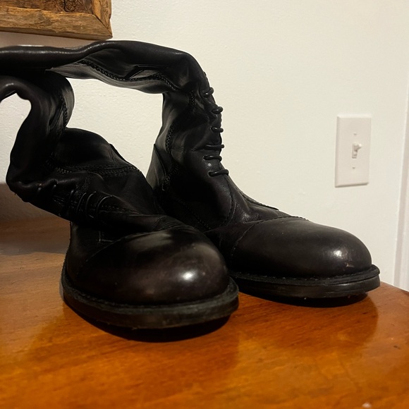 Vince Camuto black leather boots - Picture 6 of 8